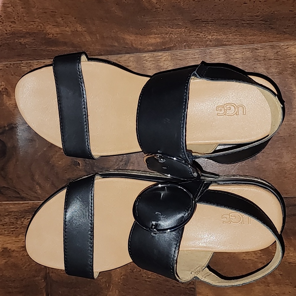 Ugg April platform sandals espadrille black leather BNWT